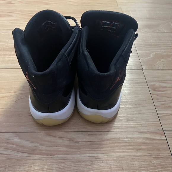 Nike Air Jordan Retro XI 11 72-10 2015 Black Red White - Picture 3 of 5